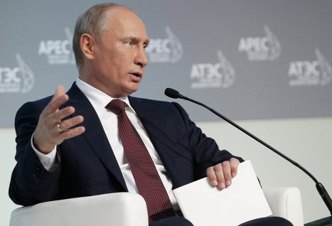 Путин поручил ФСБ создать систему защиты от хакерских атак